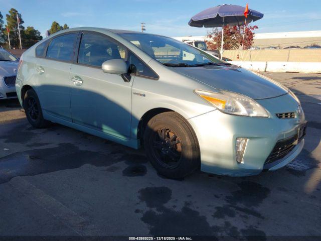  Salvage Toyota Prius
