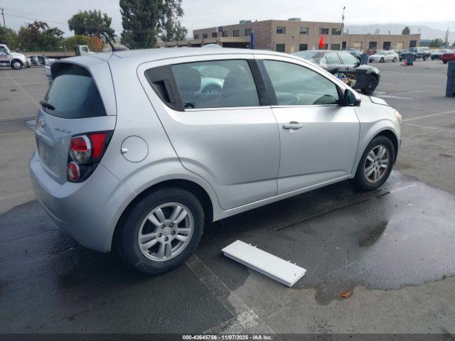 Chevrolet Sonic Lt Auto Image 3