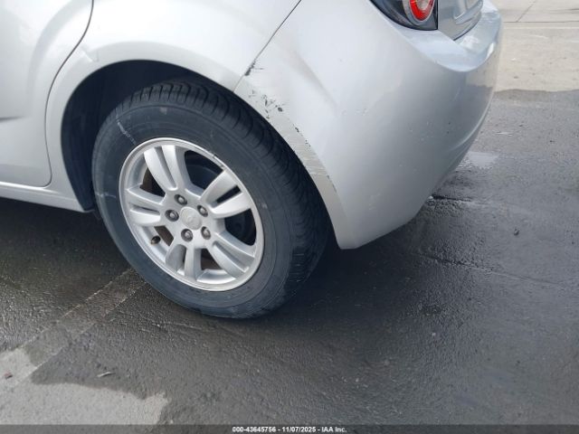 Chevrolet Sonic Lt Auto Image 6