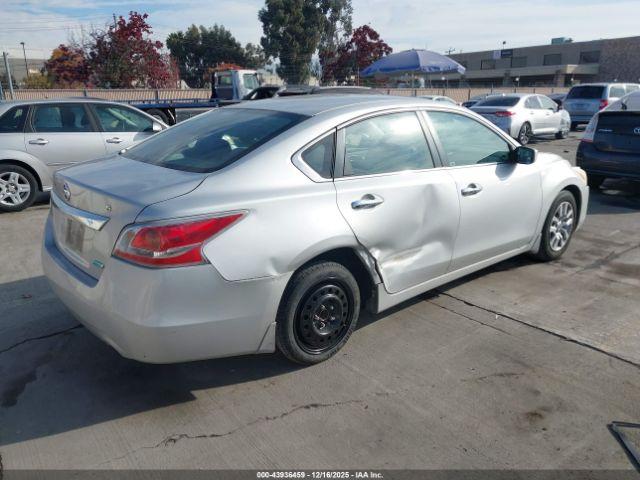 Nissan Altima 2.5 S Image 3