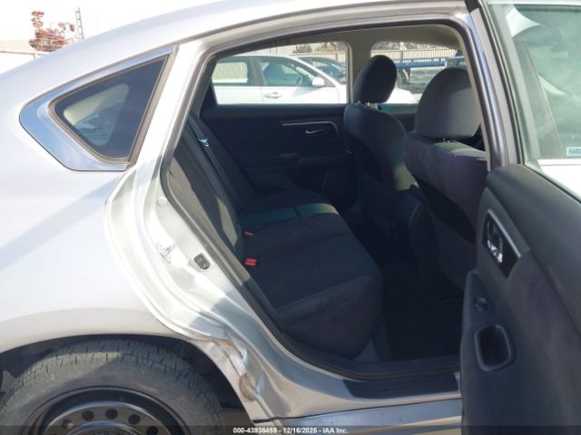 Nissan Altima 2.5 S Image 4