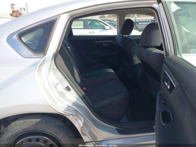 Nissan Altima 2.5 S Image 4