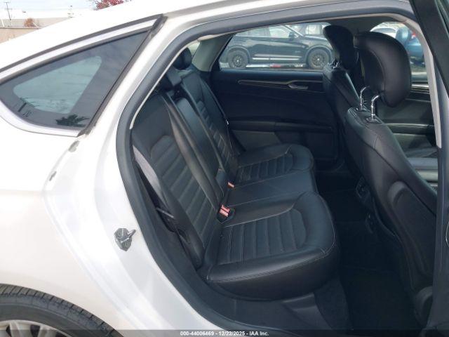 Ford Fusion Se Image 8