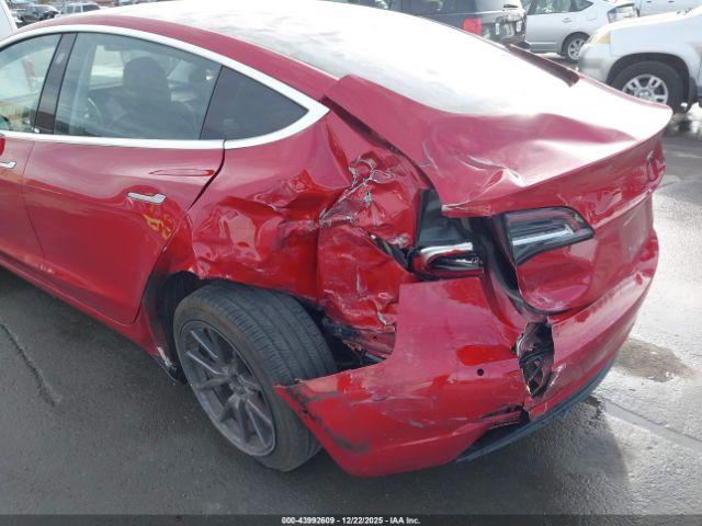 Tesla Model 3 Image 8
