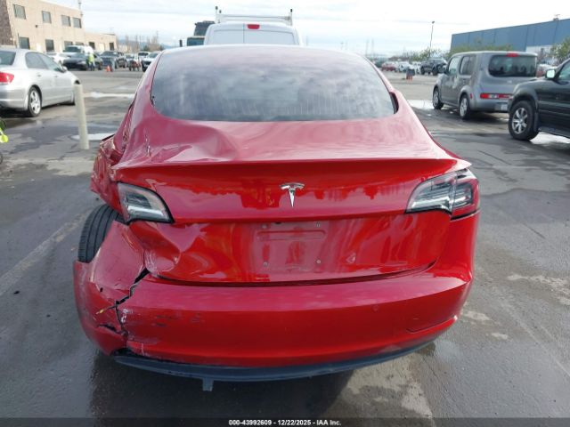 Tesla Model 3 Image 7