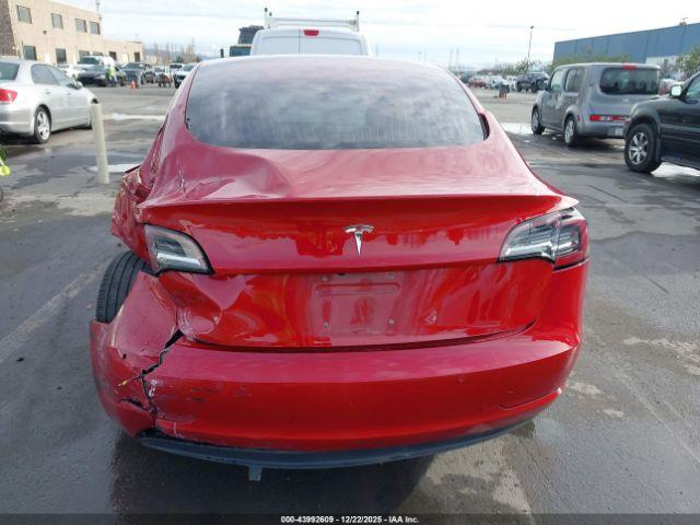 Tesla Model 3 Image 7