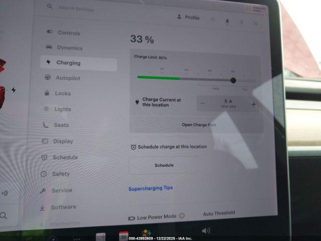Tesla Model 3 Image 4