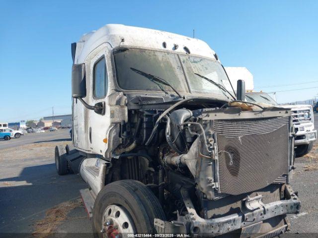  Salvage Freightliner Cascadia 125
