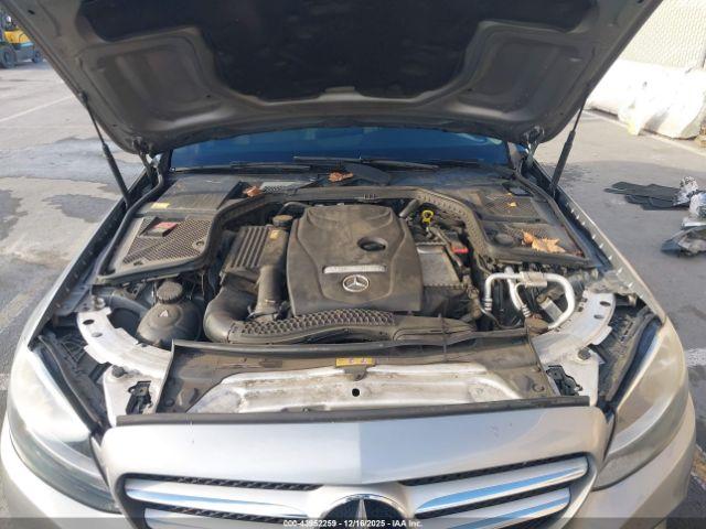 Mercedes-Benz C-Class 4matic Image 8