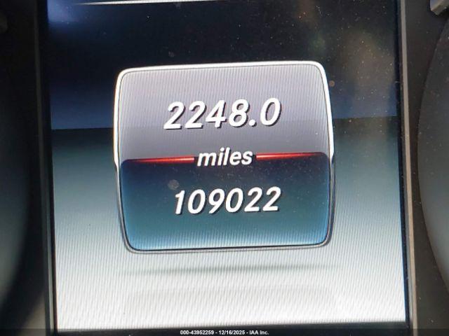 Mercedes-Benz C-Class 4matic Image 15