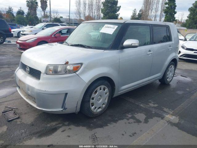 Scion xB Image 8