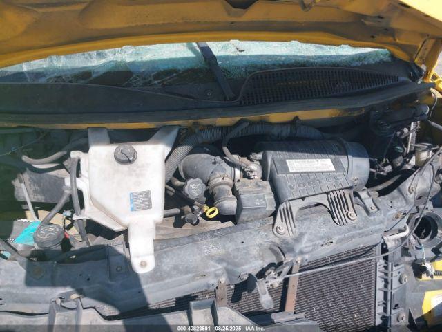 General Motors Savana Cutaway Work Van Image 15