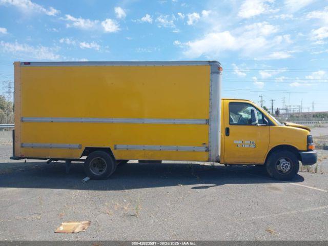 General Motors Savana Cutaway Work Van Image 8