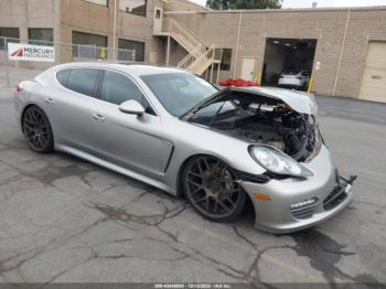  Salvage Porsche Panamera