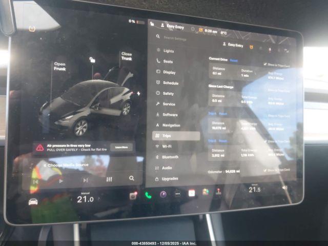 Tesla Model Y Long Range Dual Motor All-wheel Drive Image 10