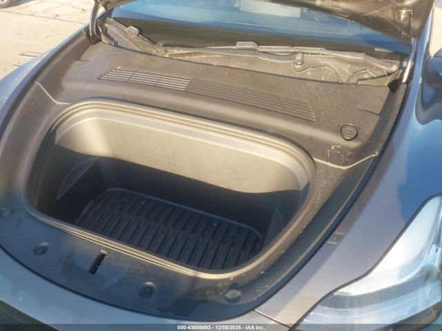 Tesla Model Y Long Range Dual Motor All-wheel Drive Image 12