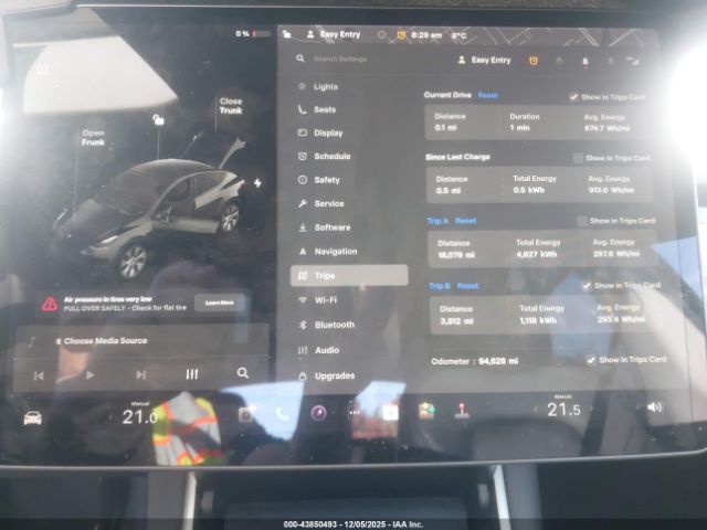 Tesla Model Y Long Range Dual Motor All-wheel Drive Image 16