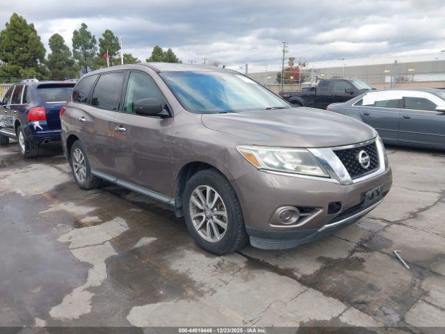  Salvage Nissan Pathfinder