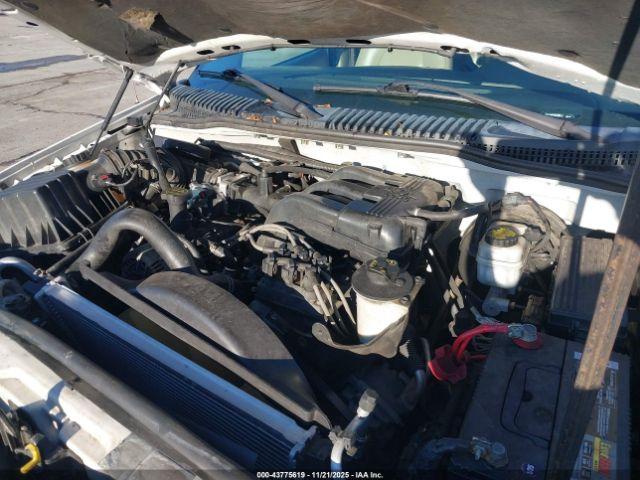 Ford Explorer Image 6