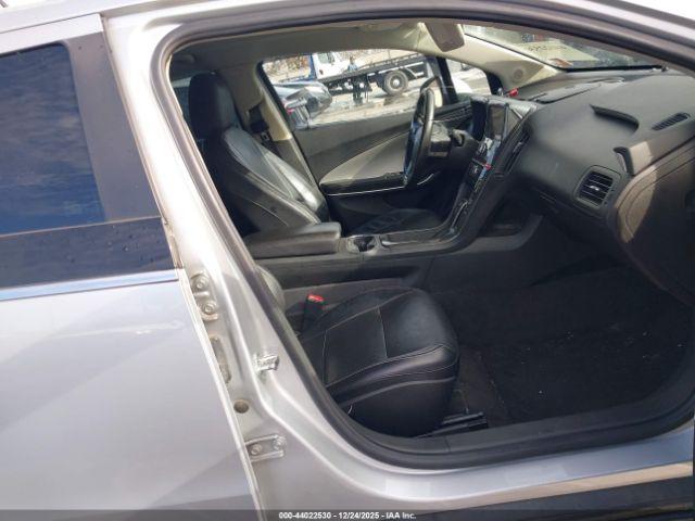 Chevrolet Volt Image 6