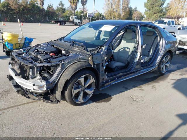 Honda Accord Touring 2.0t Image 7