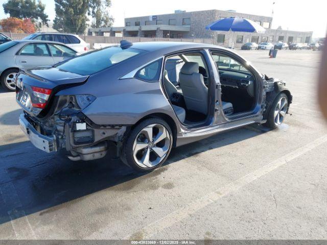 Honda Accord Touring 2.0t Image 8