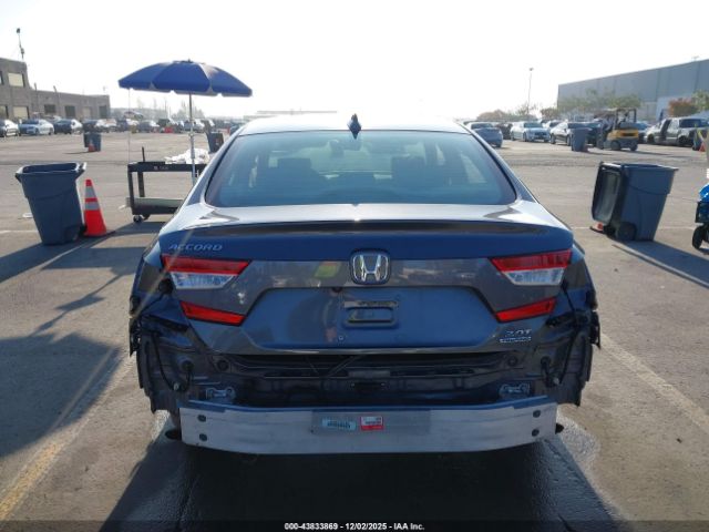 Honda Accord Touring 2.0t Image 3