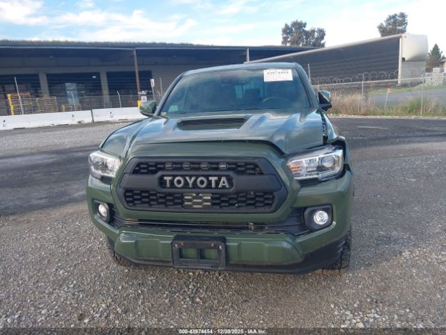Toyota Tacoma Trd Sport Image 2