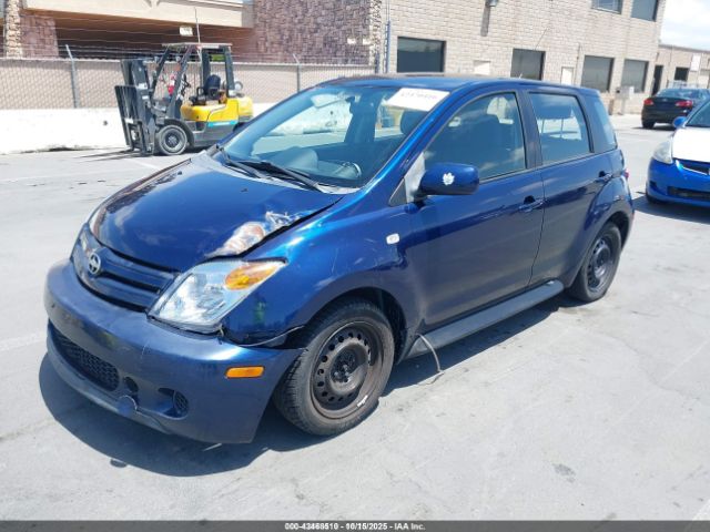 Scion xA Image 10