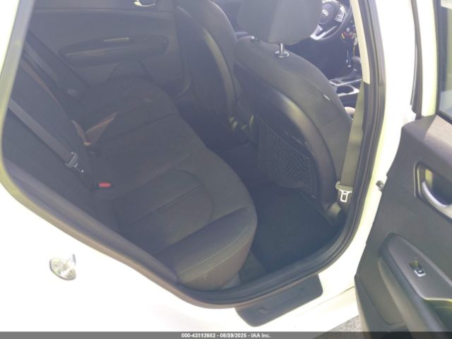 Kia Optima Lx Image 9