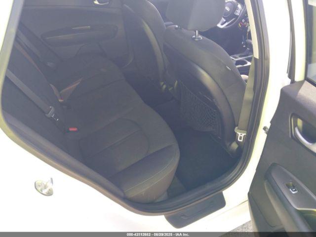 Kia Optima Lx Image 9