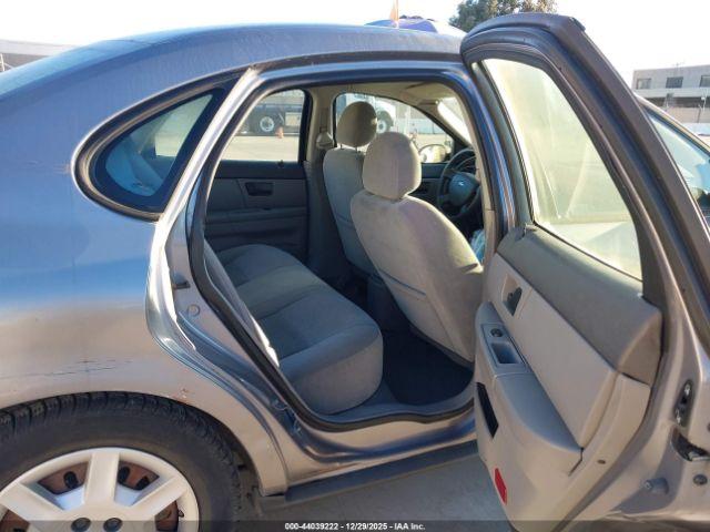 Ford Taurus Se Image 9