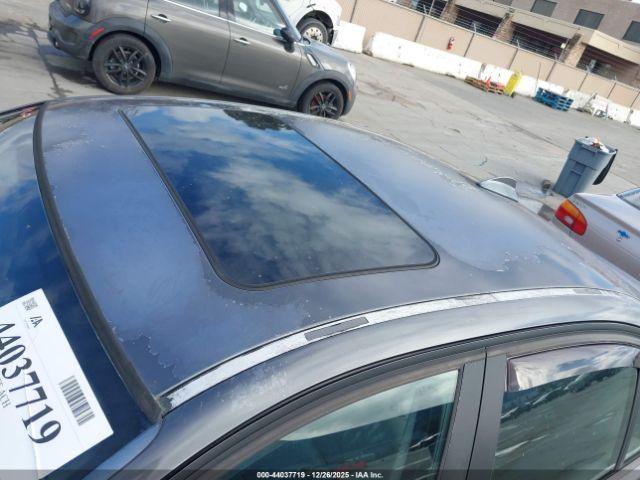 BMW 3 Series Image 8