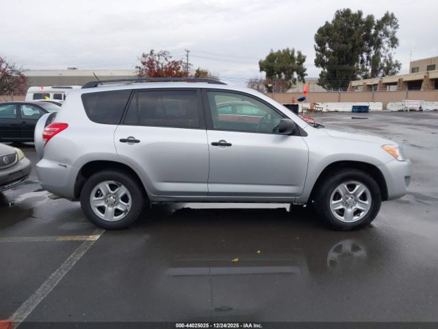 Toyota RAV4 Image 11
