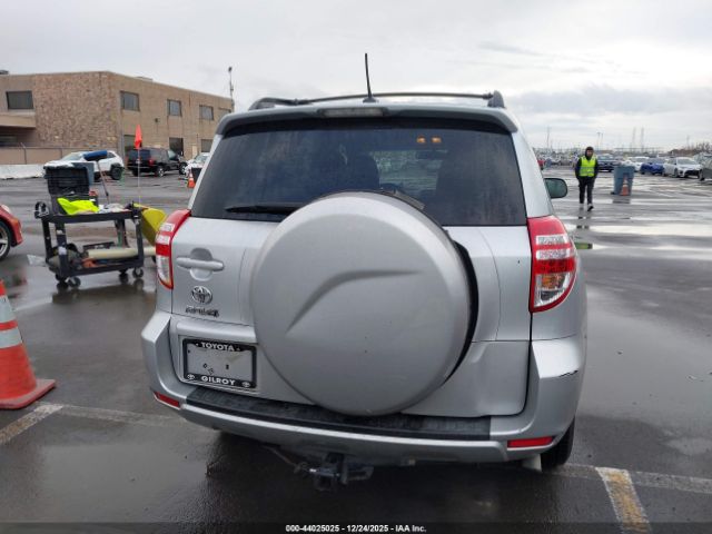 Toyota RAV4 Image 15