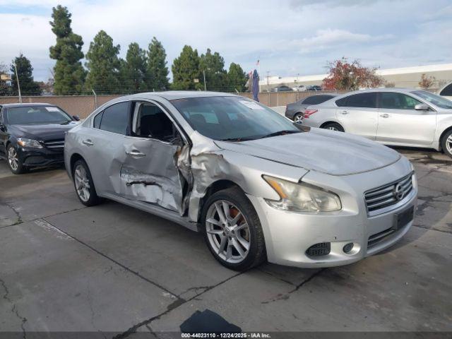  Salvage Nissan Maxima