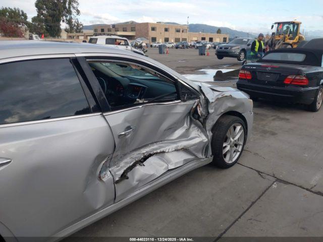 Nissan Maxima 3.5 S Image 16