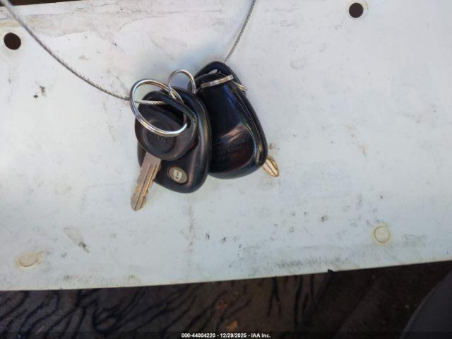 GMC Yukon Denali Image 4