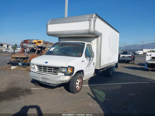 Ford Econoline E350 Cutaway Van Image 2