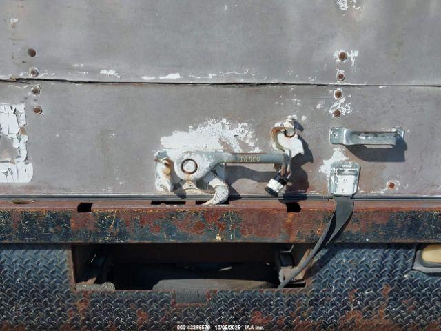 Ford Econoline E350 Cutaway Van Image 6