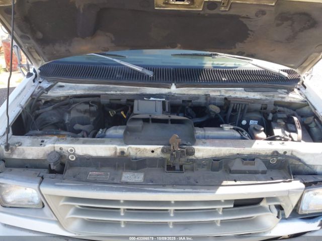 Ford Econoline E350 Cutaway Van Image 13