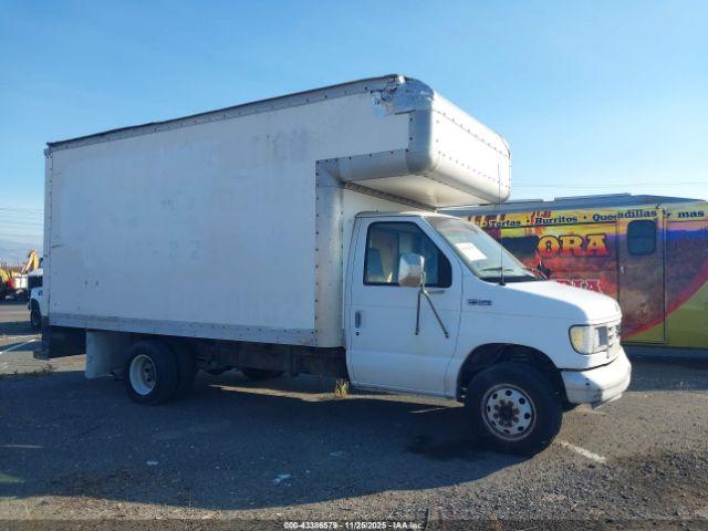 Ford Econoline E350 Cutaway Van Image 12