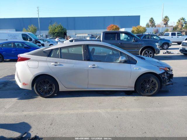 Toyota Prius Prime Premium Image 10