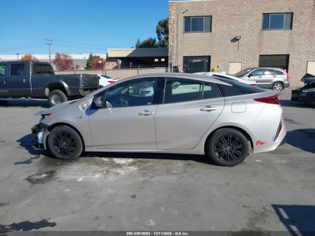 Toyota Prius Prime Premium Image 16