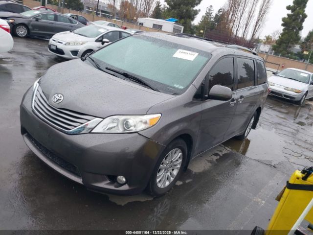 Toyota Sienna Xle 8 Passenger Image 5