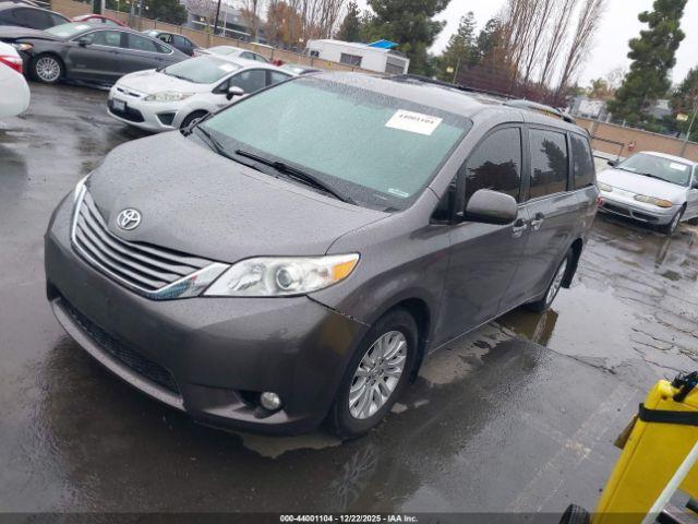 Toyota Sienna Xle 8 Passenger Image 5
