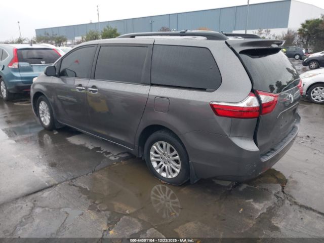 Toyota Sienna Xle 8 Passenger Image 11