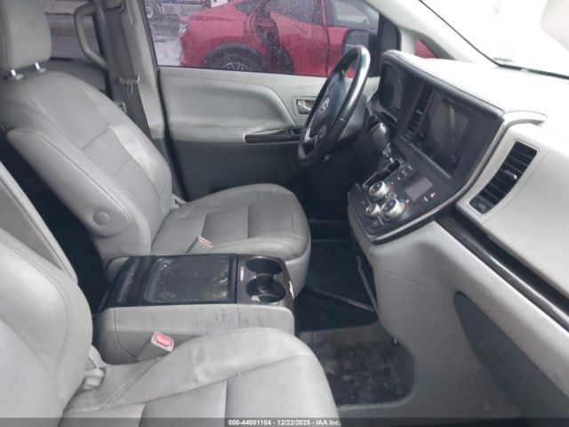 Toyota Sienna Xle 8 Passenger Image 16