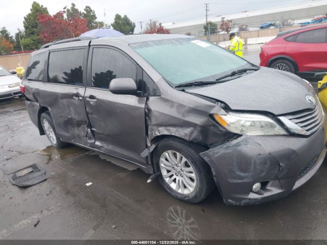 Toyota Sienna Xle 8 Passenger Image 14