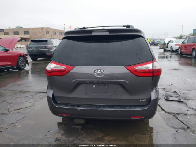 Toyota Sienna Xle 8 Passenger Image 3